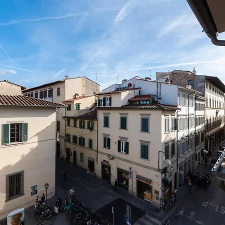 Via Ricasoli Apartment, Next To Accademia Apartment Florence
