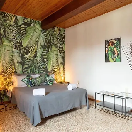 Via Ricasoli Apartment, Next To Accademia