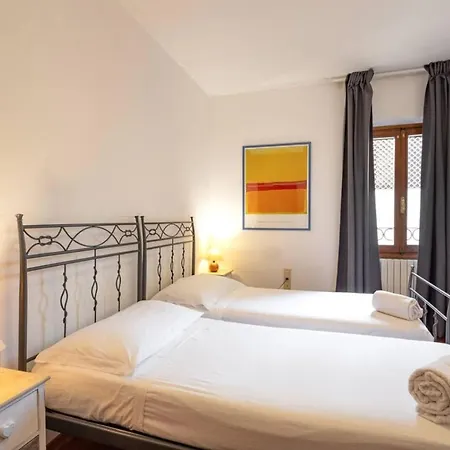 Апартаменты Via Ricasoli Apartment, Next To Accademia *